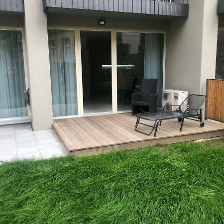 Luxury Apartment With Private Garden Praha Bagian luar foto