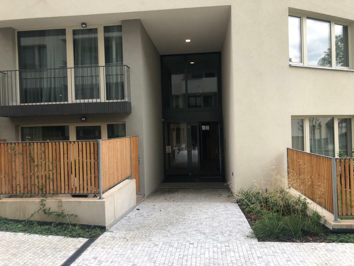 Luxury Apartment With Private Garden Praha Bagian luar foto